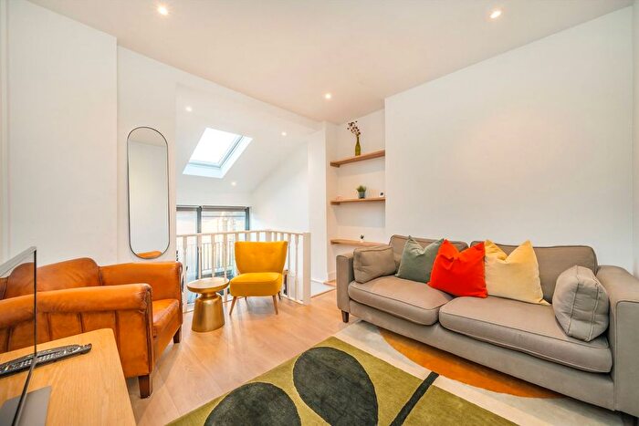 2 Bedroom Flat To Rent In Upper Tachbrook Street, Pimlico, SW1V