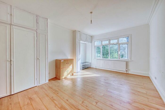 4 Bedroom Maisonette To Rent In Beechwood Road, South Croydon, London, CR2