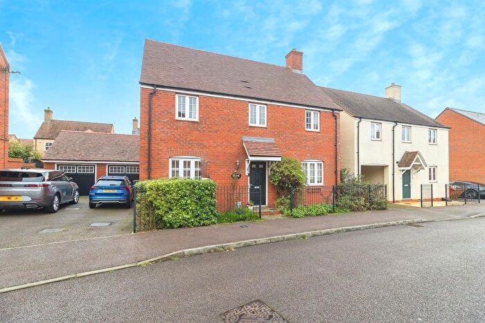 4 Bedroom Detached House For Sale In Falldor Way, Ampthill, Bedford, MK45