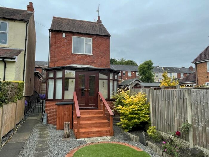 2 Bedroom Detached House To Rent In Grammar School Lane, Halesowen, West Midlands, B63