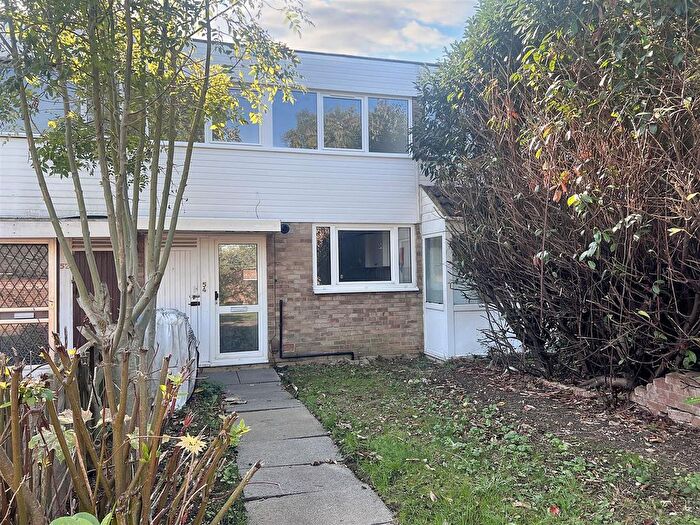 4 Bedroom Property For Sale In Arrow Place, Bletchley, Milton Keynes, MK2