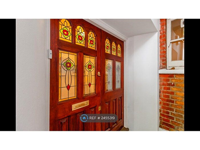 2 Bedroom Flat To Rent In Christchurch Road, London, SW2