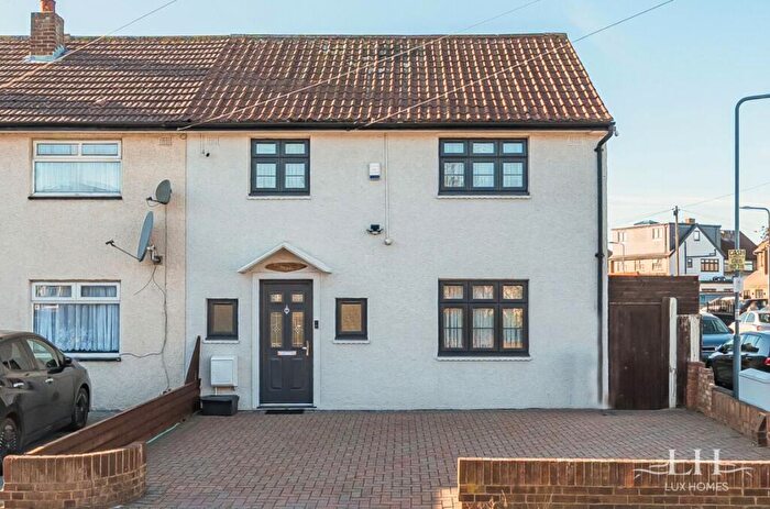 3 Bedroom End Of Terrace House For Sale In Brian Road, Romford, RM6