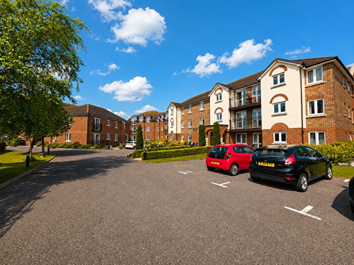 2 Bedroom Flat For Sale In Wellington Court, Beechwood Avenue, Deal, Kent, CT14