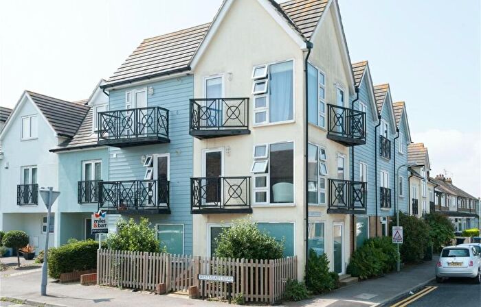 2 Bedroom Flat To Rent In Fishermans Wharf, Diamond Road, Whitstable, Kent, CT5
