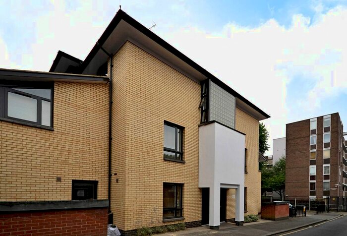 3 Bedroom Flat To Rent In Alexandra Place, South Hampstead, London, NW8