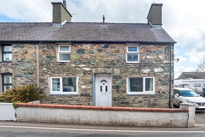 2 Bedroom End Of Terrace House For Sale In Llanfechell, Amlwch, Isle Of Anglesey, LL68