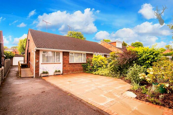 2 Bedroom Semi-Detached Bungalow To Rent In Hornbeam Close, Theydon Bois, Epping, CM16