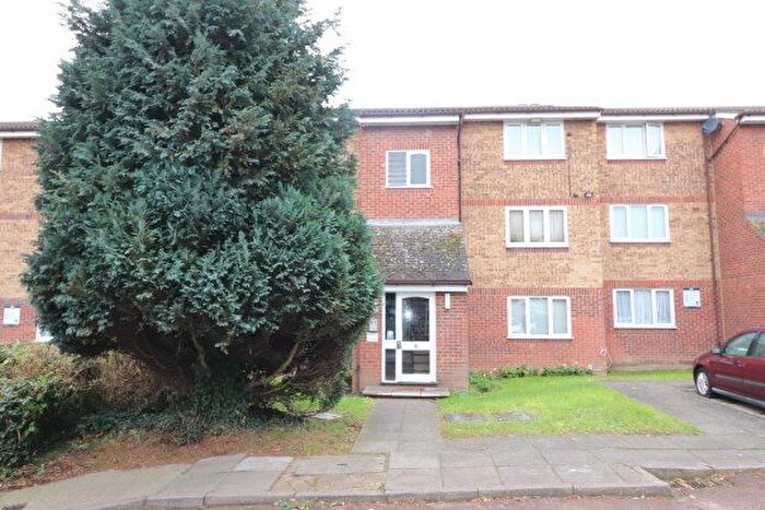 1 Bedroom Flat To Rent In Leston Close, Rainham, RM13