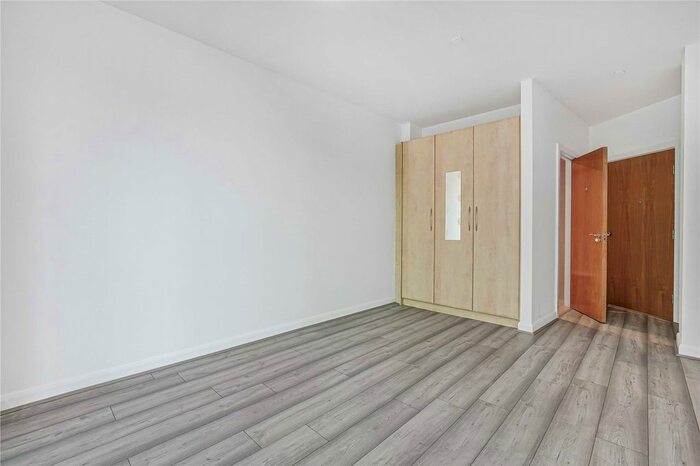 3 Bedroom Flat To Rent In Cavalier House, - Uxbridge Road, Ealing, W5