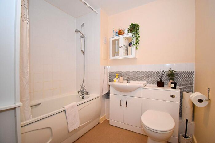 1 Bedroom Apartment For Sale In John Dyde Close, Bishop's Stortford, CM23