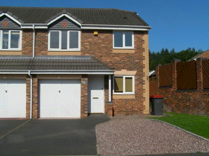 3 Bedroom Semi-Detached House To Rent In Reynolds Drive, Telford, TF2