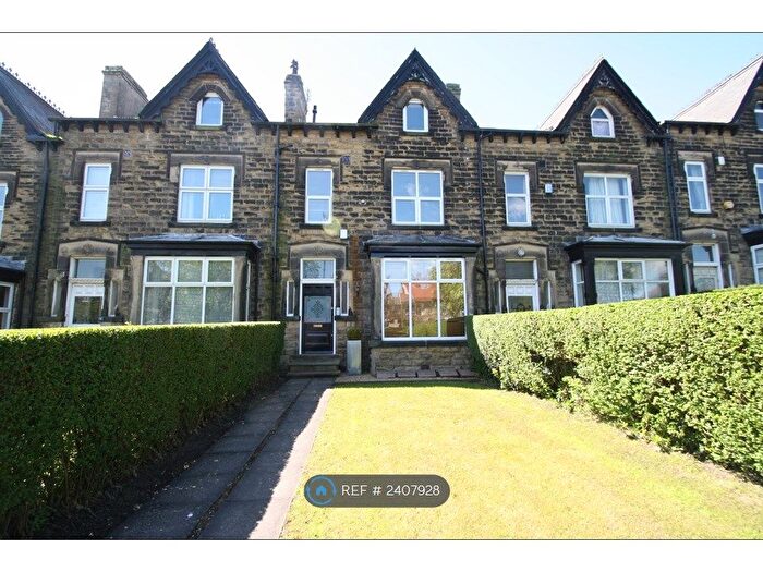 1 Bedroom Flat To Rent In Street Lane, Leeds, LS8