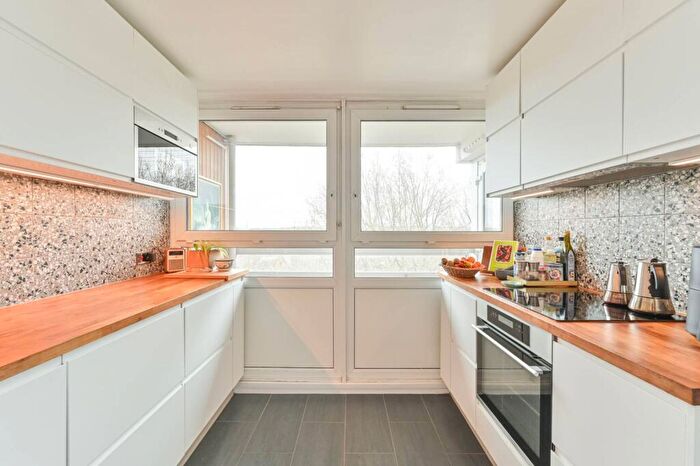 3 Bedroom Flat For Sale In John Ruskin Street, Camberwell, London, SE5