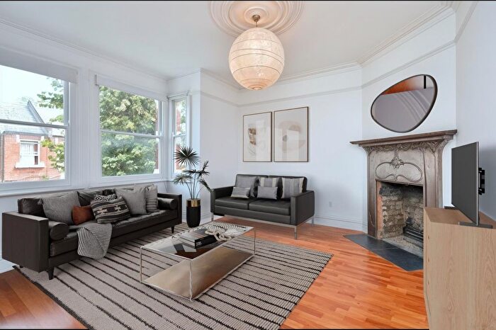 4 Bedroom Maisonette To Rent In Cleveland Avenue, Central Chiswick, W4