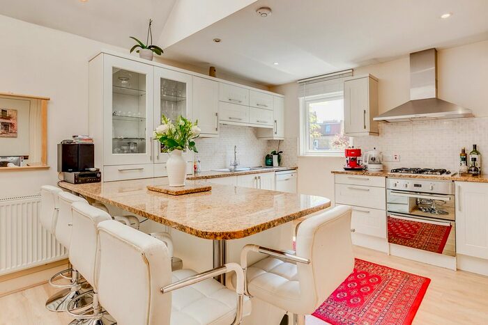 3 Bedroom Property To Rent In Worple Road, London, SW19