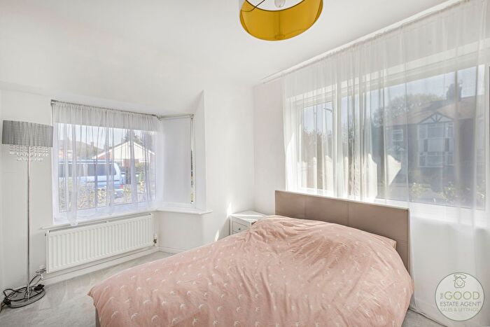 2 Bedroom Detached House For Sale In Oakdene Avenue, Heald Green, SK8