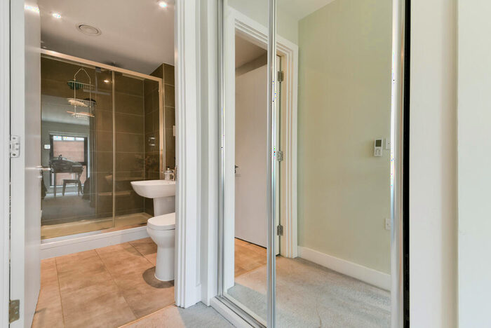 2 Bedroom Apartment To Rent In Weavers Yard, Newbury Newbury, RG14