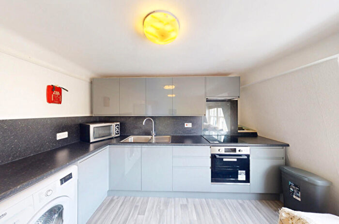 4 Bedroom Apartment To Rent In Walcot Buildings, BA1