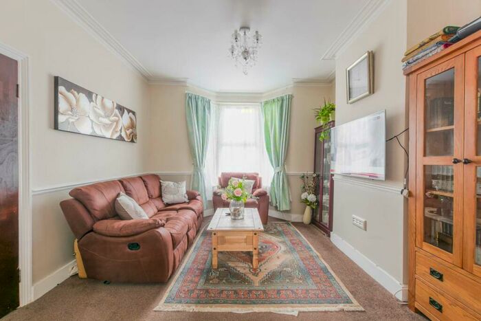 7 Bedroom House To Rent In Cann Hall Road, Leytonstone, London, E11