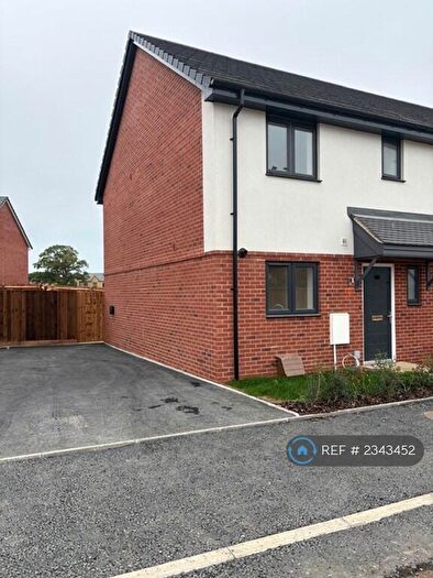 3 Bedroom Semi-Detached House To Rent In Farley Way, Gloucester, GL2