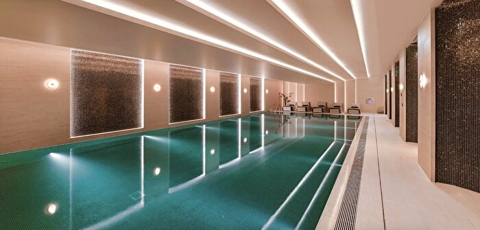 2 Bedroom Flat For Sale In Millbank Quarter, Westminster, London, SW1P