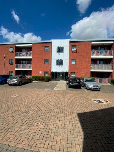 2 Bedroom Flat To Rent In Beresford Close, Lincoln, Lincolnshire, LN6