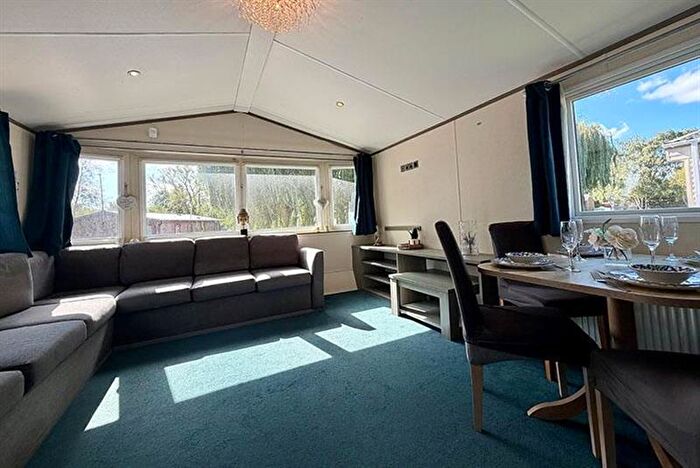 3 Bedroom Park Home For Sale In Tattershall Lakes Country Park – Lincolnshire, LN4