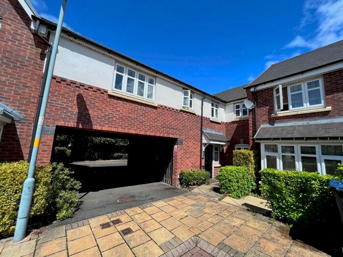 2 Bedroom Flat To Rent In Cardinal Close, Birmingham, B17