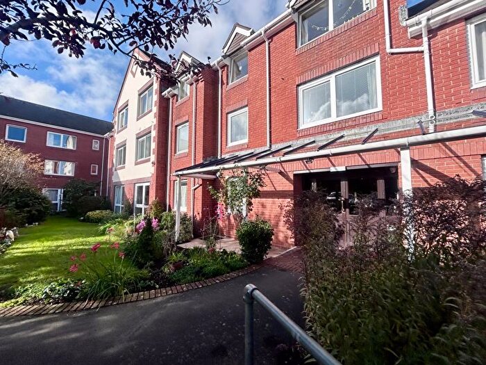 1 Bedroom Property For Sale In Crocker Street, Newport, PO30