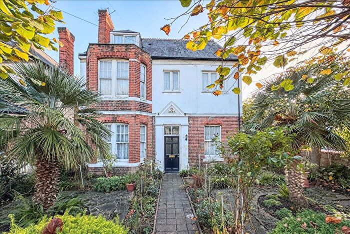 7 Bedroom Detached House For Sale In Hanworth Road, Feltham, Middlesex, TW13