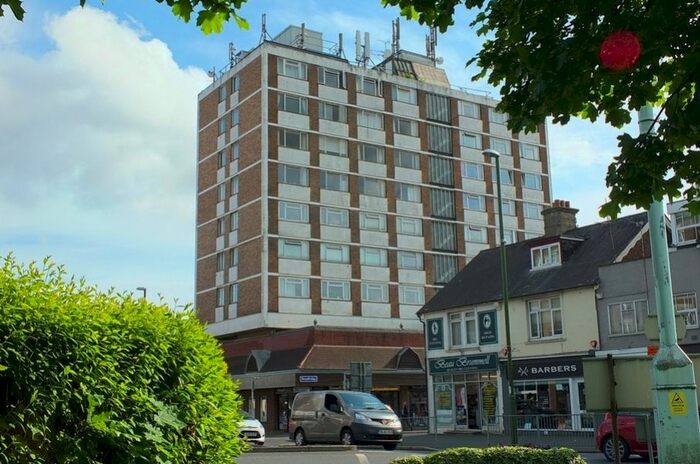 1 Bedroom Flat To Rent In Stockwell Court, Gower Road, Haywards Heath, RH16