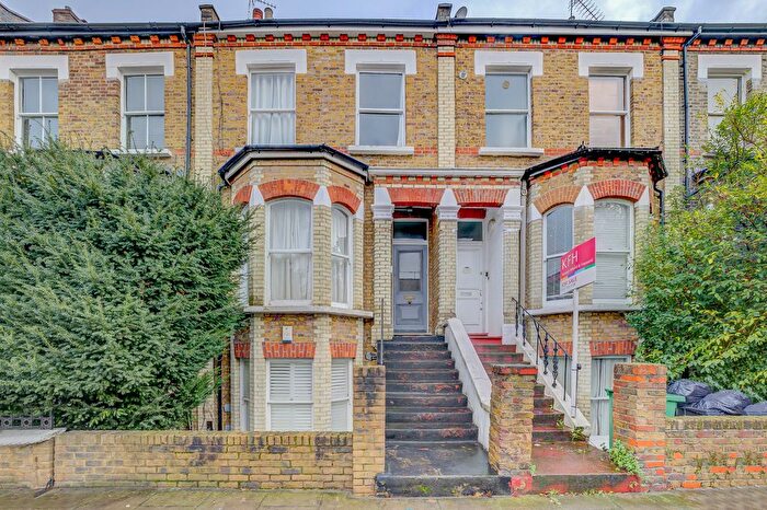 2 Bedroom Flat For Sale In Kingsgate Road, West Hampstead, London, NW6