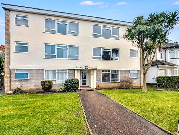 2 Bedroom Flat To Rent In Raldot Court, Elm Road, Leigh On Sea, SS9