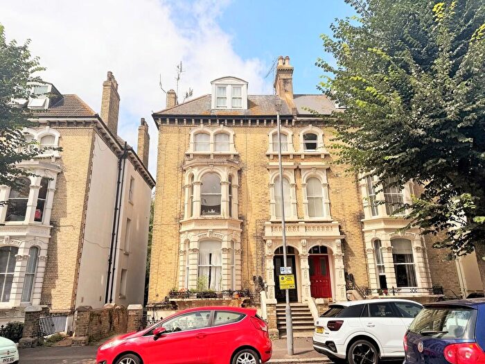 1 Bedroom Flat For Sale In Tisbury Road, Hove, BN3