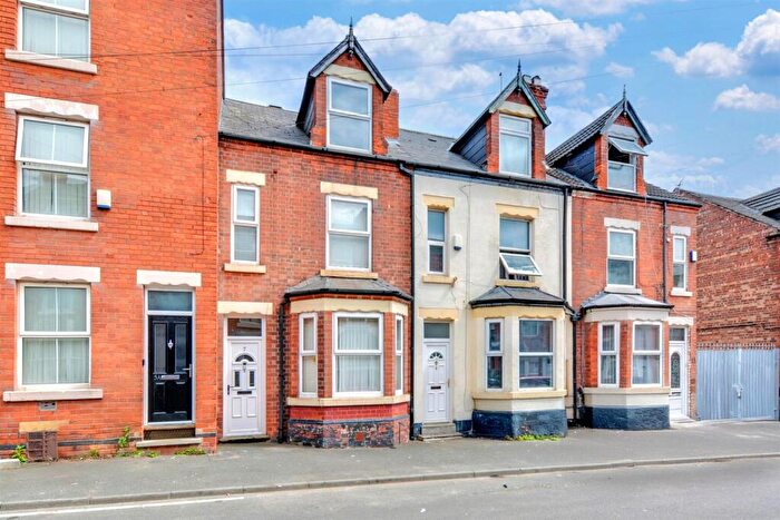 3 Bedroom Terraced House For Sale In Cedar Road, Nottingham, NG7