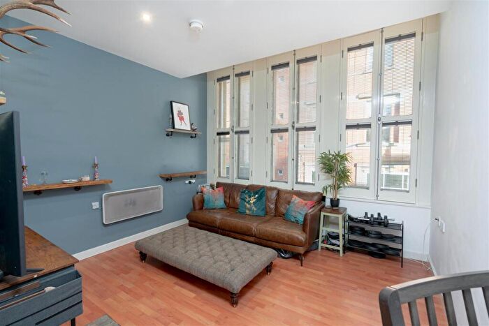 2 Bedroom Apartment For Sale In New Station Street, Leeds City Centre, LS1