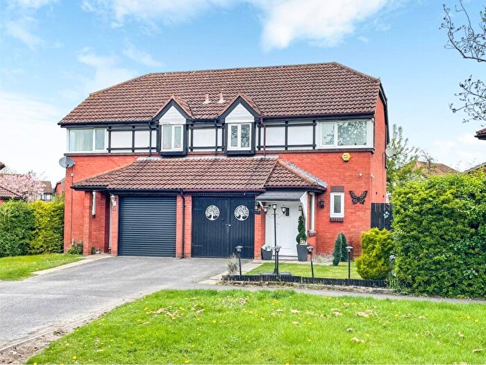 3 Bedroom Semi Detached House For Sale In Willen Park Avenue, Willen Park, Milton Keynes, MK15