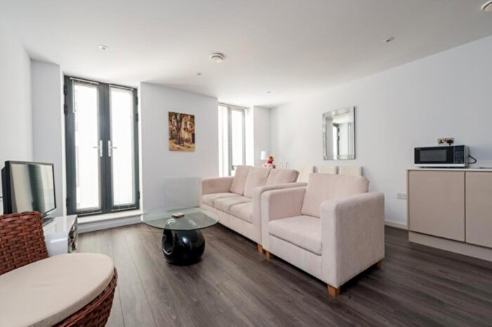 1 Bedroom Flat To Rent In Latimer House, Thame, OX9