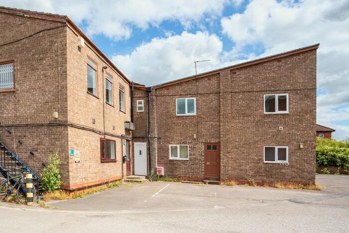 2 Bedroom Flat To Rent In The Maltings, Selby, YO8