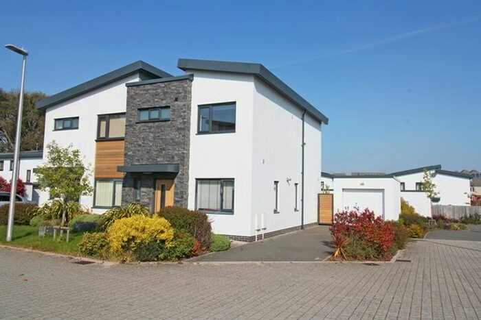 3 Bedroom Semi-Detached House To Rent In Montagu Close, Exeter, EX2