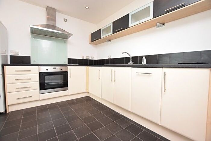 2 Bedroom Flat To Rent In West One Panorama, Sheffield, S1