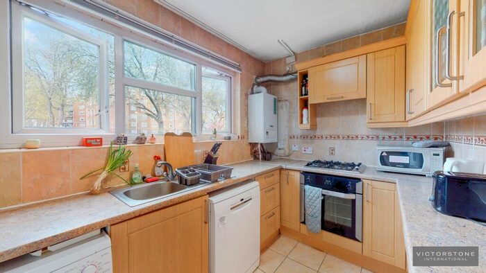3 Bedroom Flat To Rent In Royal Oak Court, Pitfield Street, Old Street, London, N1