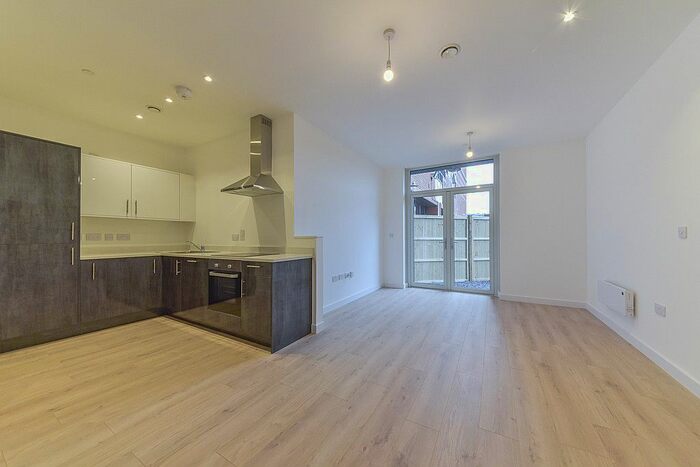 2 Bedroom Flat To Rent In Bayard Plaza, Peterborough, PE1