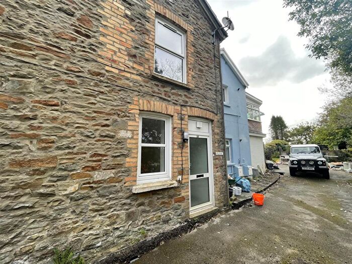 1 Bedroom Flat To Rent In Park Street, Ammanford, SA18