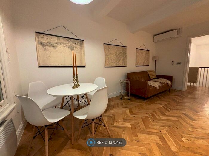 2 Bedroom Flat To Rent In Sandgate High Street, Folkestone, CT20