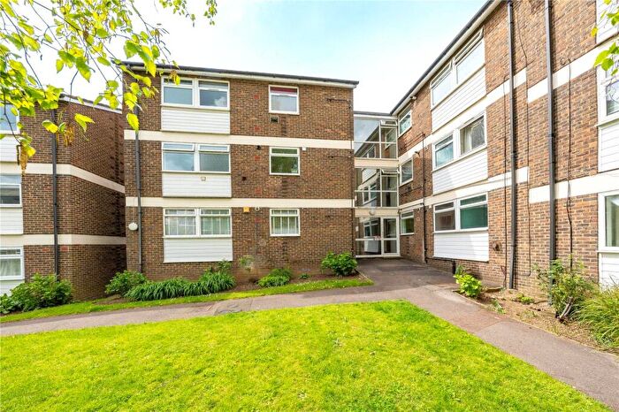 2 Bedroom Flat To Rent In Tonbridge Road, Maidstone, ME16