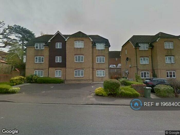2 Bedroom Flat To Rent In Basildon Road, Basildon, SS15