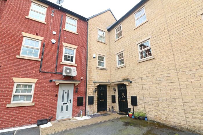2 Bedroom Town House To Rent In Bailey Croft, Barnsley, S70