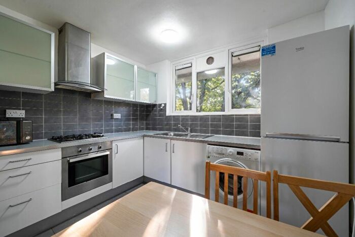 3 Bedroom Flat To Rent In Barnabas House, Central Street, EC1V